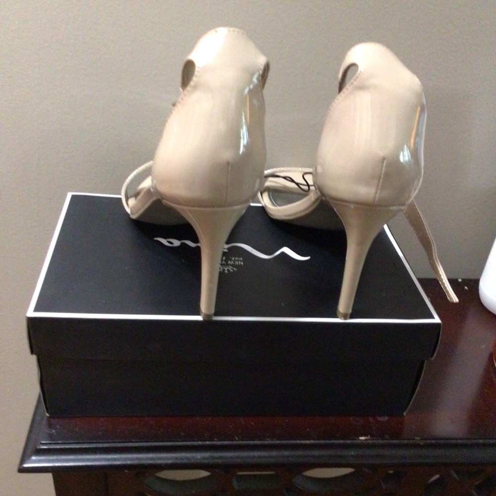 Sandals- NEW! - Picture 2 of 4